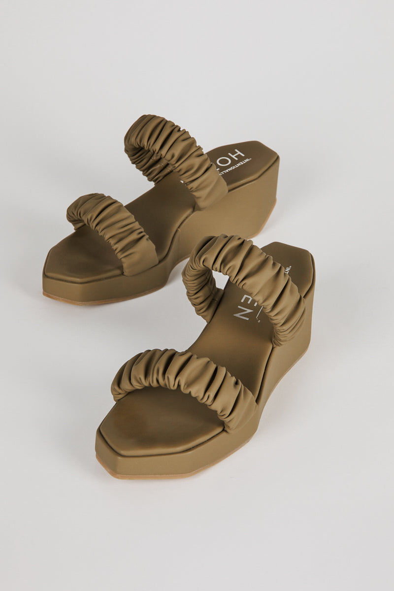 Phorna Scrunchie toffee platform sandals| IB x HOZEN