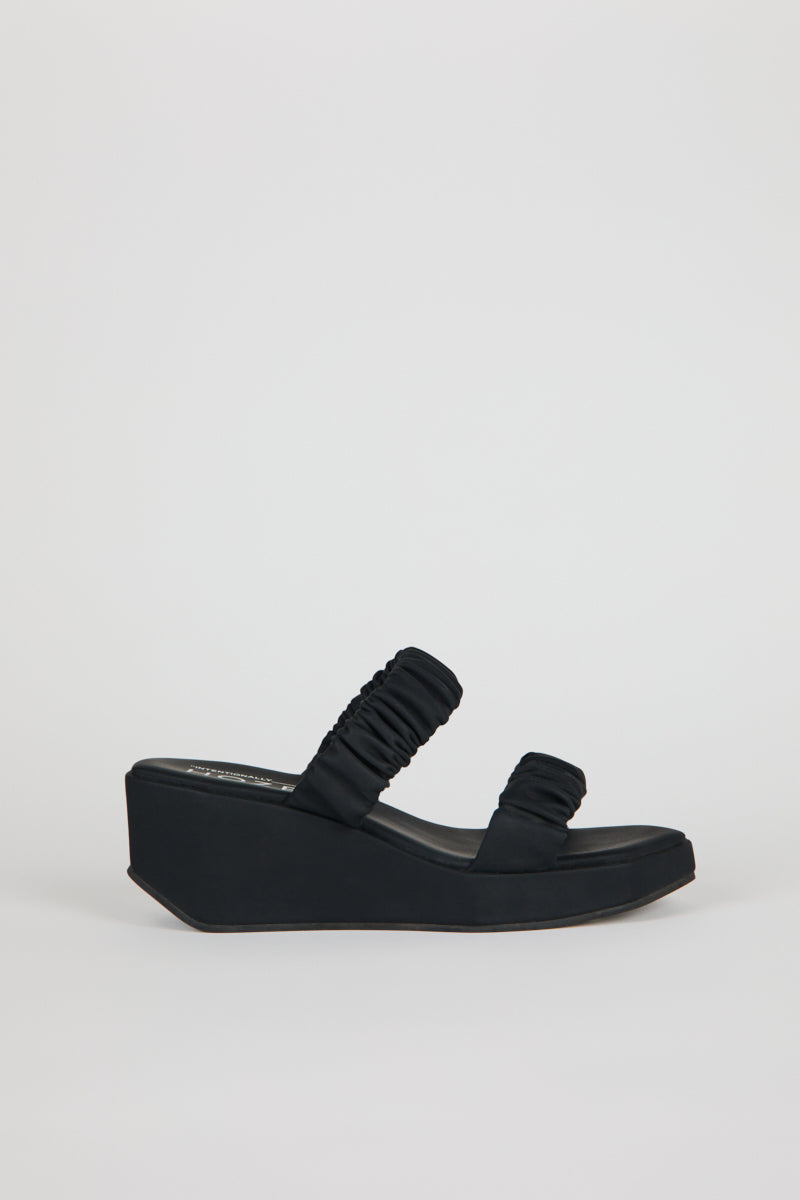black sandals for women | IB x HOZEN